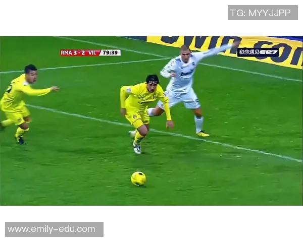 足球超人:探索顶级球星背后的奋斗历程与荣耀时刻