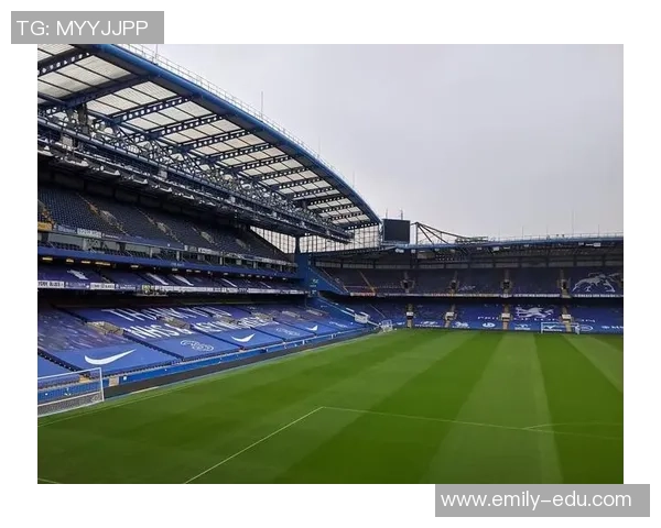 三次遭足球击中面部的传奇球星如何化险为夷并继续征战绿茵场